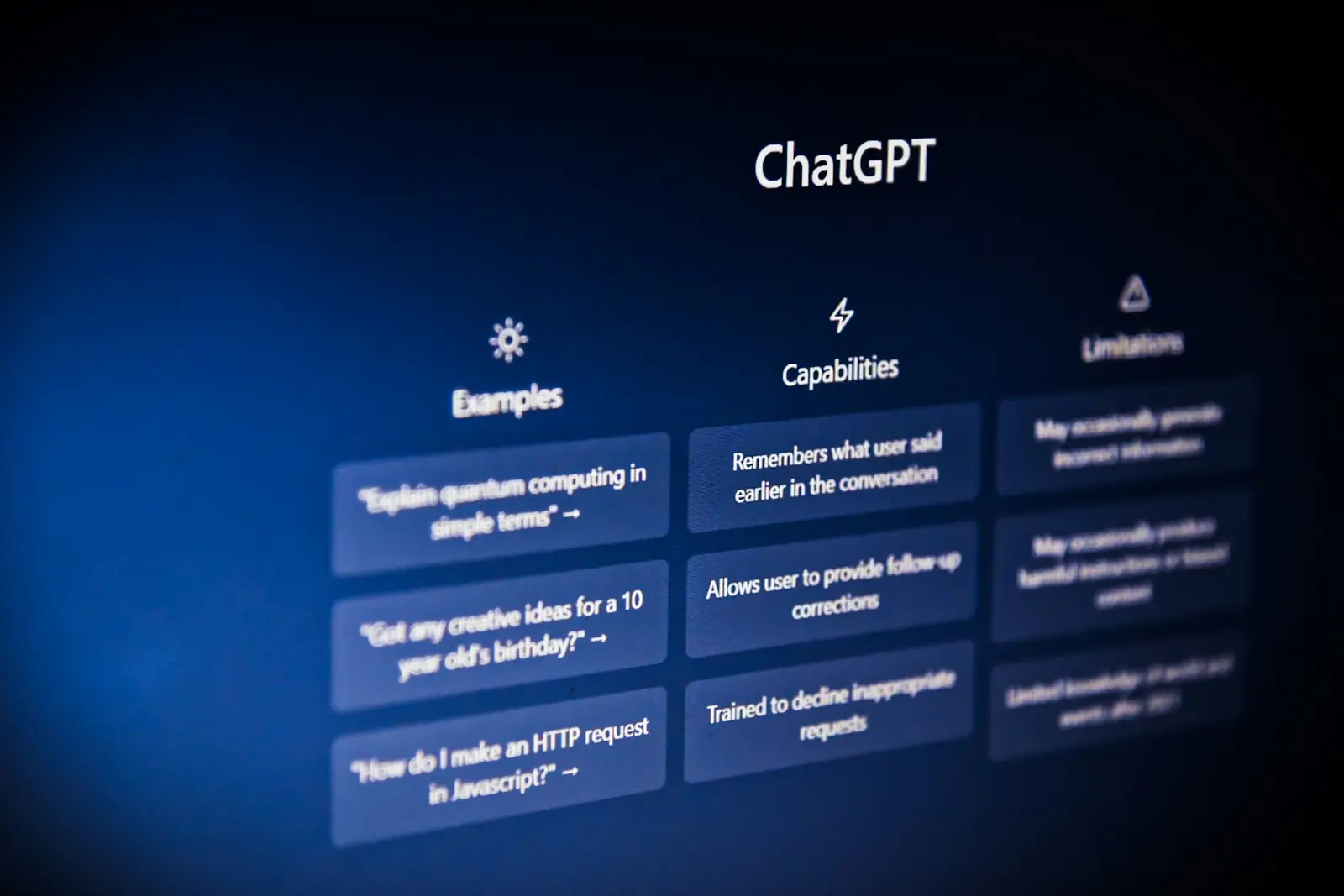Écran de ChatGPT affichant ses exemples et ses capacités